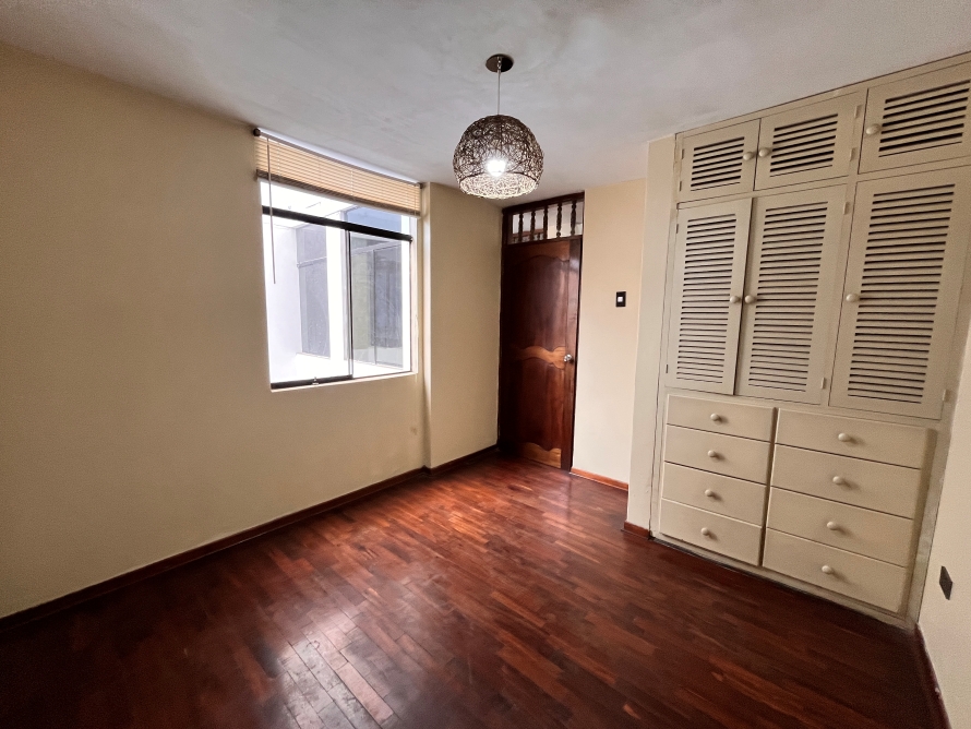 Departamento en la Urbanización Los Cedros