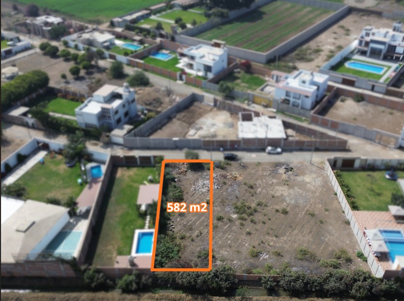 Terreno en el Condominio El Remanso en Santo Domingo