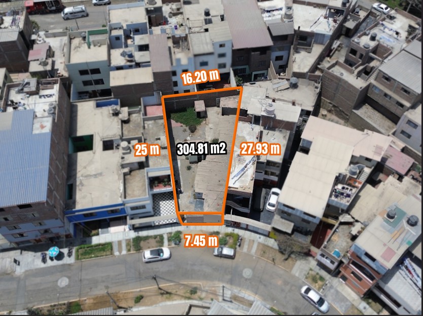 Terreno en la Urbanización Santa María