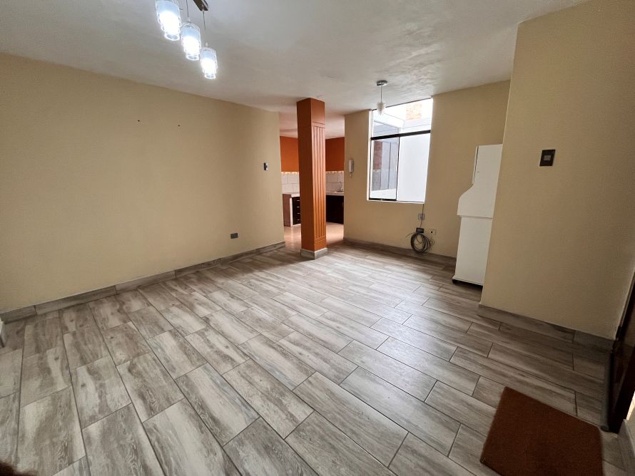 Departamento en la Urbanización Los Cedros