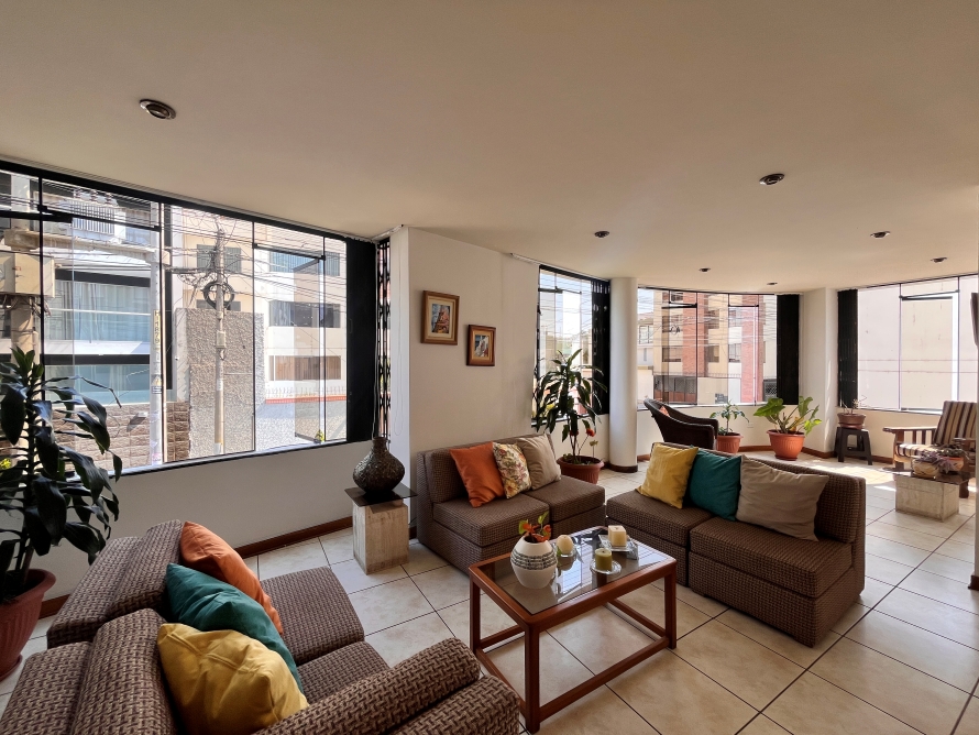 Local en la Urbanización El Golf