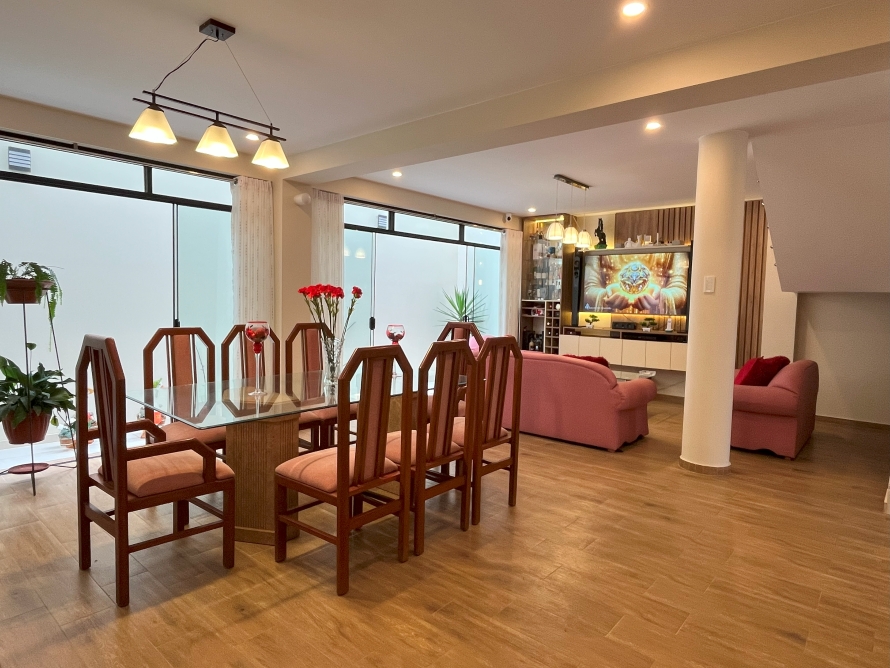 Amplia y moderna casa en Porto Verde