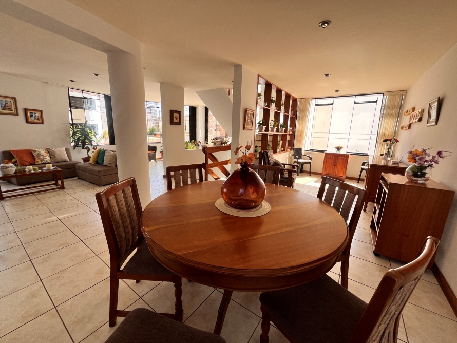 Local en la Urbanización El Golf