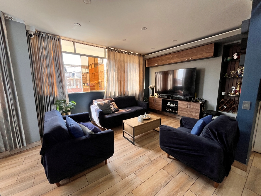 Amplia Casa en la Urbanización Santo Dominguito