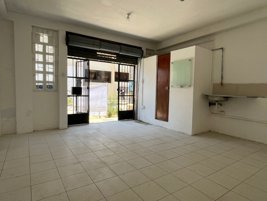 Local pequeño en la Urbanización Vista Hermosa